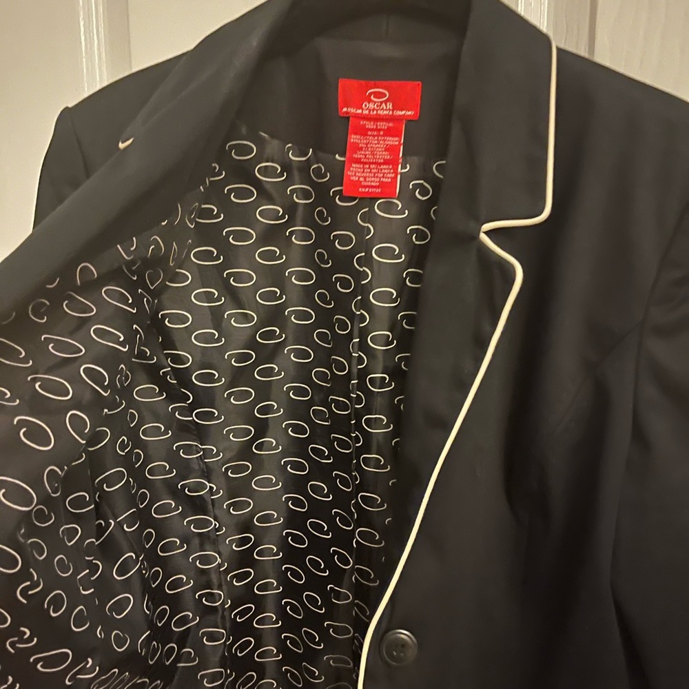Oscar by Oscar De La Renta women’s blazer black size 8.